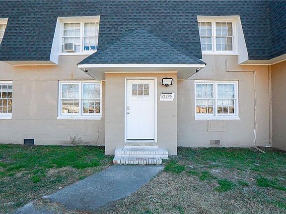 2nd image of 2129 Chesapeake Dr #3C