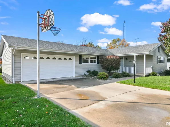 418 W Tremont St, Waverly, IL 62692