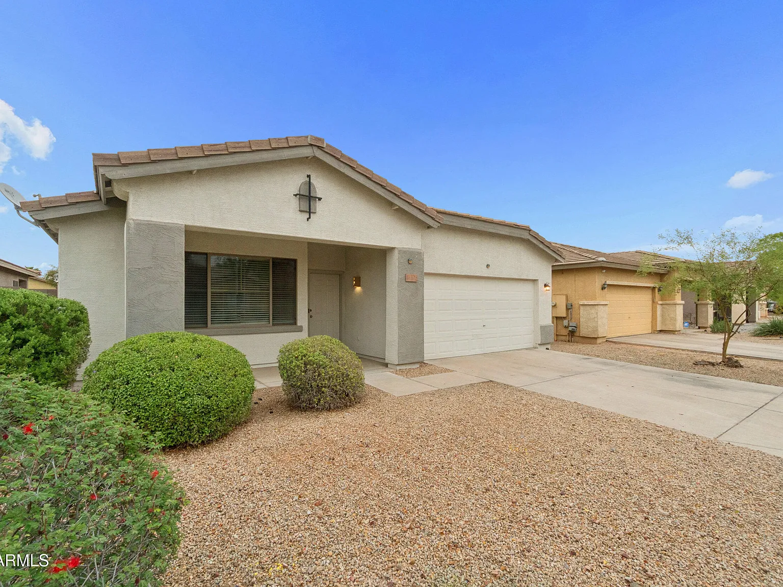 4 bed, 2.0 bath, 2013 sqft, $2,125 — Photo 2