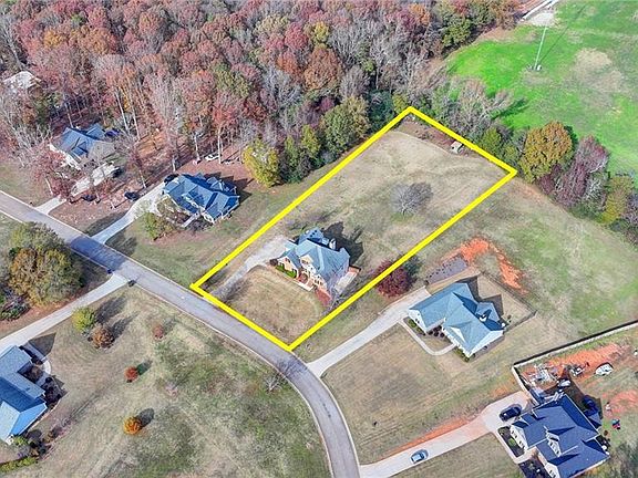 5th image of 200 Hargrove Cir