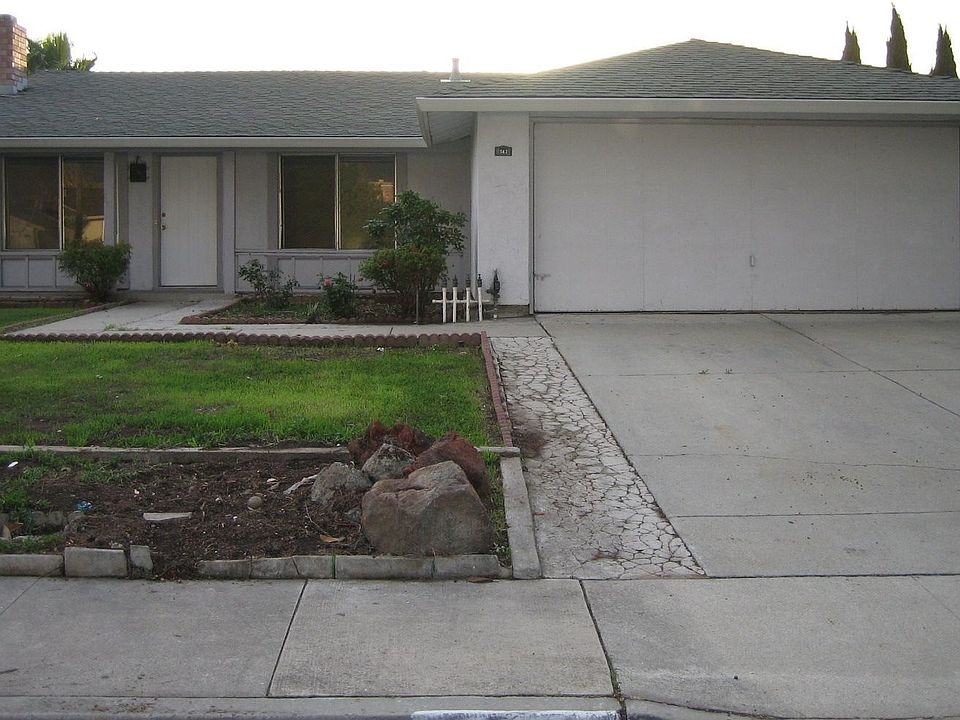 1st image of 543 Downsglen Way