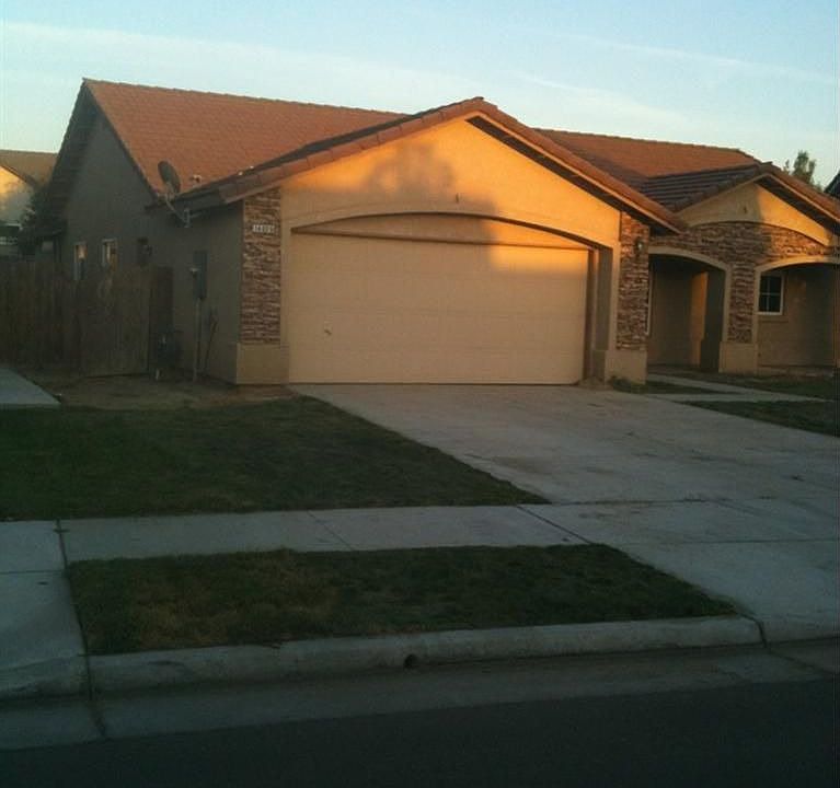 2nd image of 14029 W G St