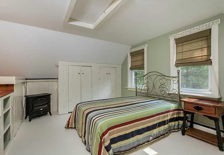49 Sanford Ave — Photo 10