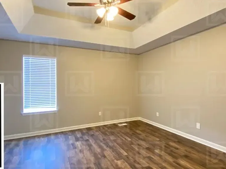 1329 Pamela St — Photo 9