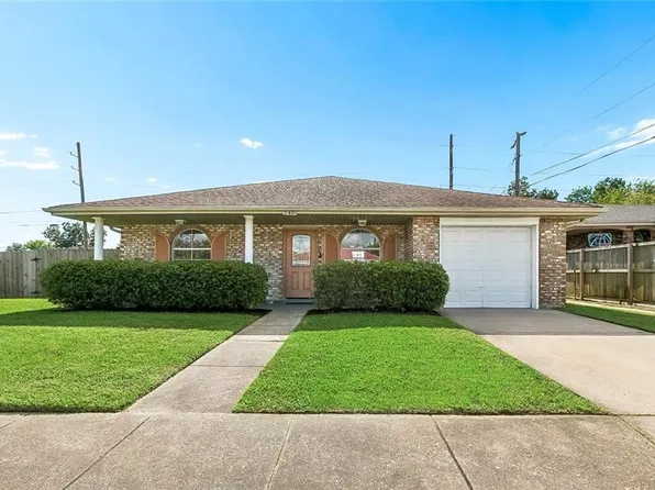 2401 Creely Dr, Chalmette, LA 70043