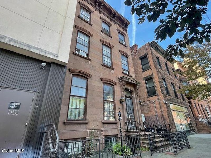 2nd image of 166 Washington Avenue