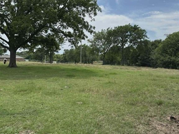 4th image of Lowery Rd