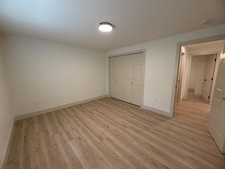 218 W Nevada St — Photo 18
