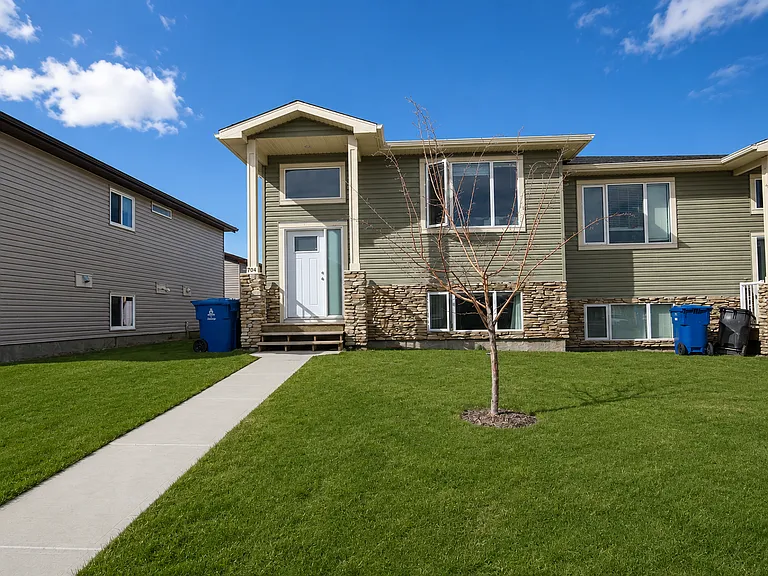 704 Mount Sundance Ln W — Photo 24
