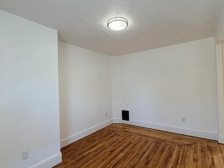 49 Henry St #3 — Photo 13