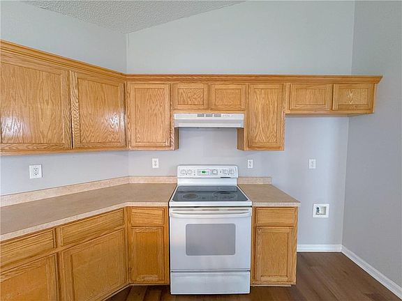 3rd image of 306 Willow Way