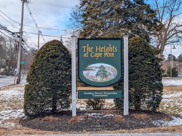 145 Essex Ave APT 622, Gloucester, MA 01930