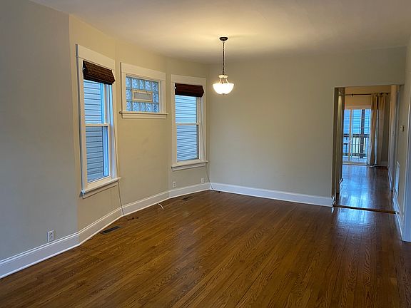 5th image of 4035 W Newport Ave #1