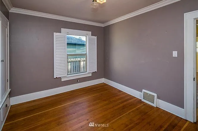 2400 E St — Photo 13