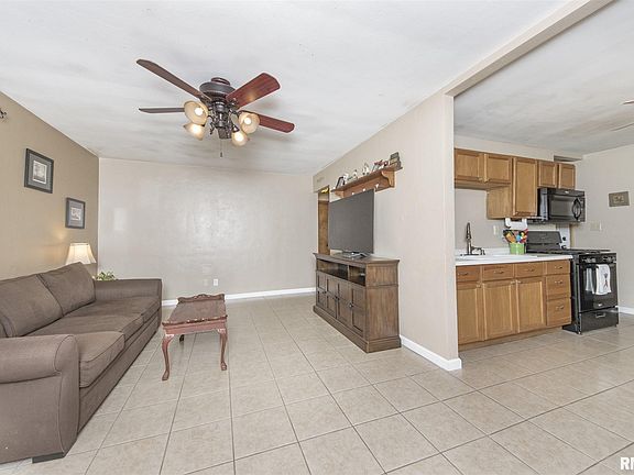 5th image of 2410 W Kellogg Ave