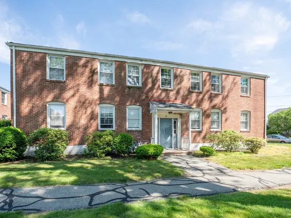35 Colony Rd #4-2B, West Springfield, MA 01089