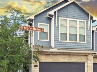 708 Ivory Manor Dr, Houston, TX 77018