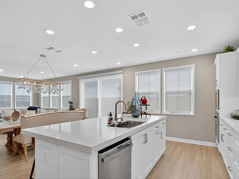 1733 Artemisia Ct — Photo 13