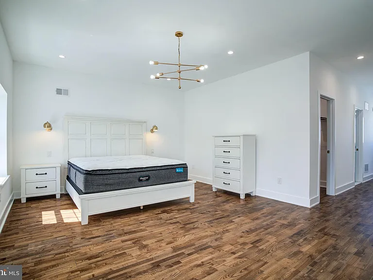 3038 Salmon St — Photo 27