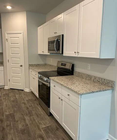 129 Hoffman Park Dr — Photo 5