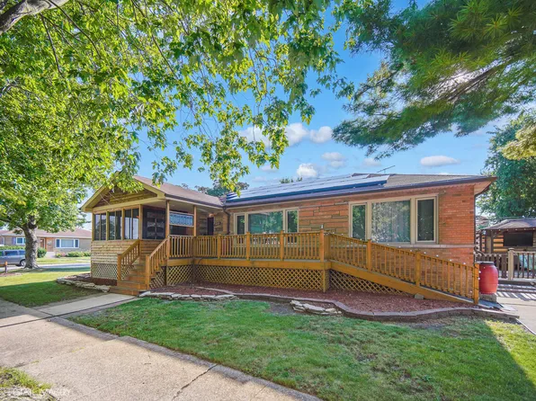 3032 W 100th Pl, Evergreen Park, IL 60805