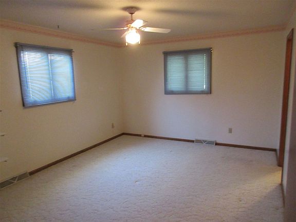 5th image of 3417 Summer Ln
