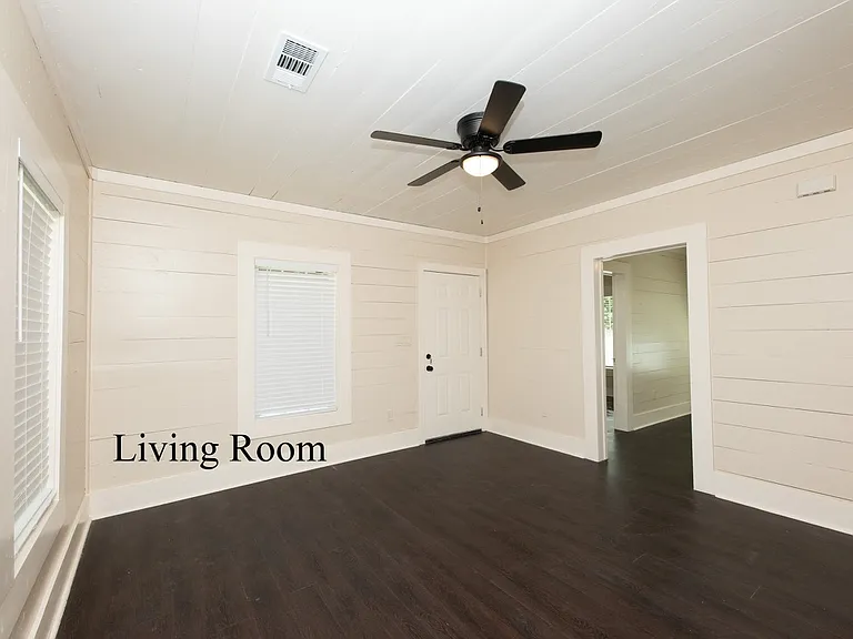 335 Husk Ln — Photo 11