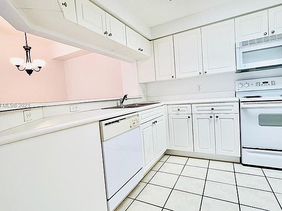 5th image of 2728 Anzio Ct APT 208