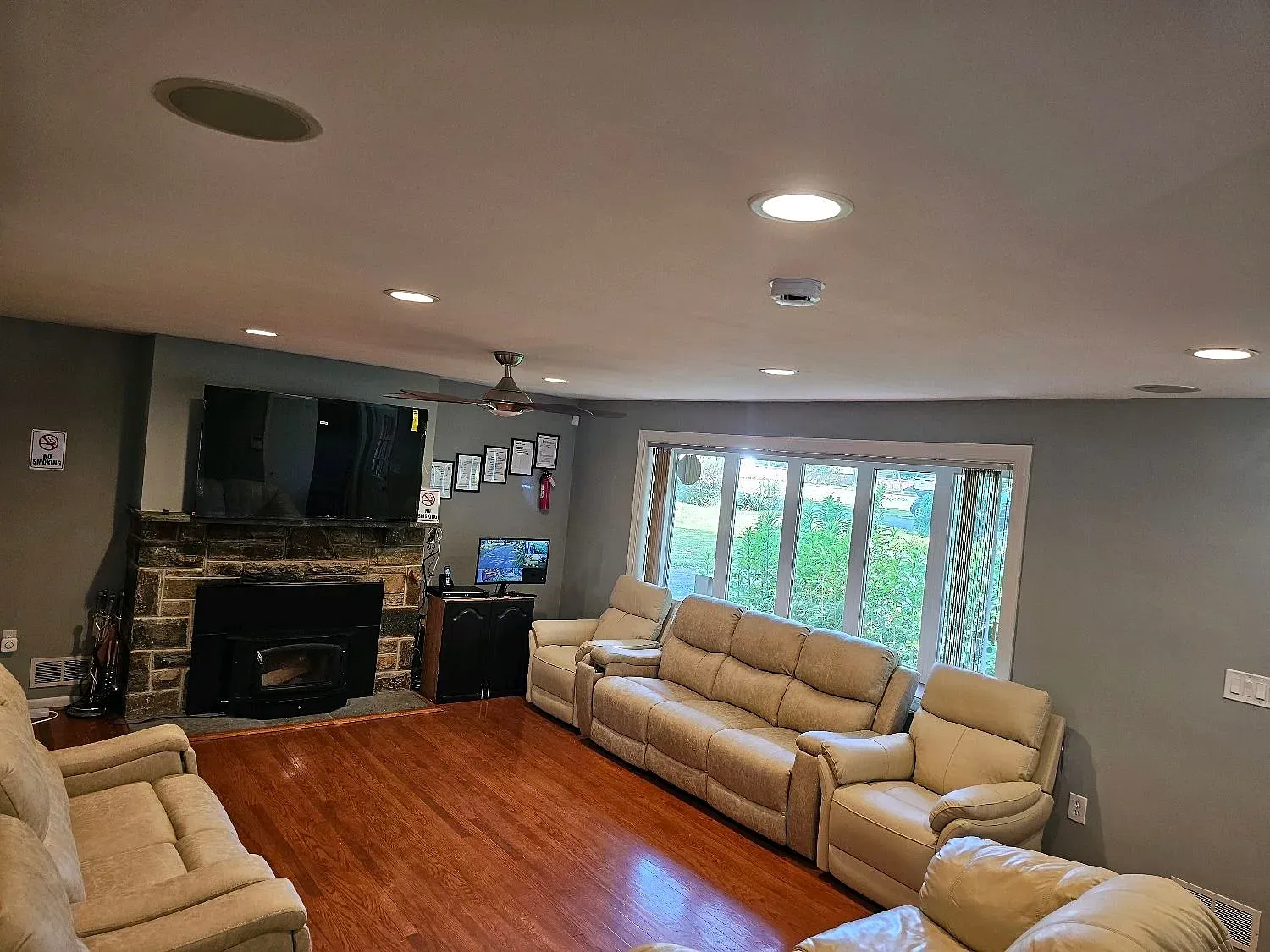 4 bed, 3032 sqft, $1,100 — Photo 2