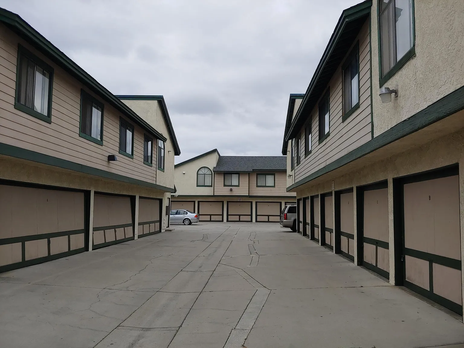 2 bed, 950 sqft, $2,850 — Photo 2