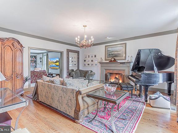 4th image of 9435 Mount Vernon Cir