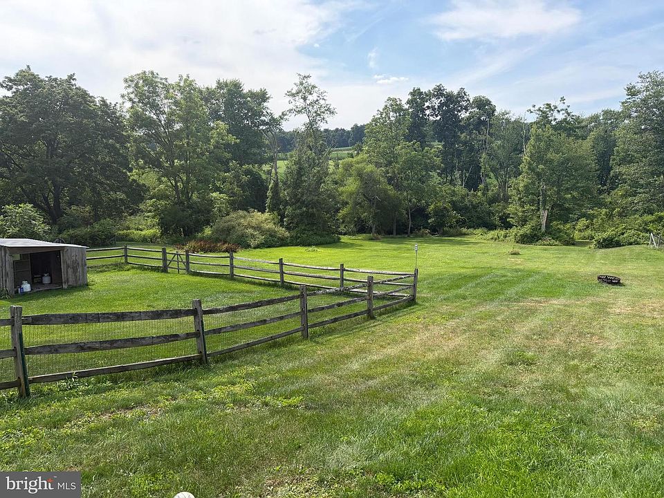 2nd image of 456 Antietam Rd