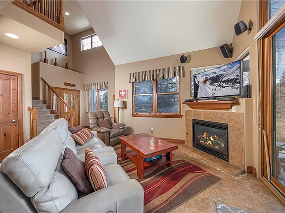 3rd image of 33 Oak Ln #33