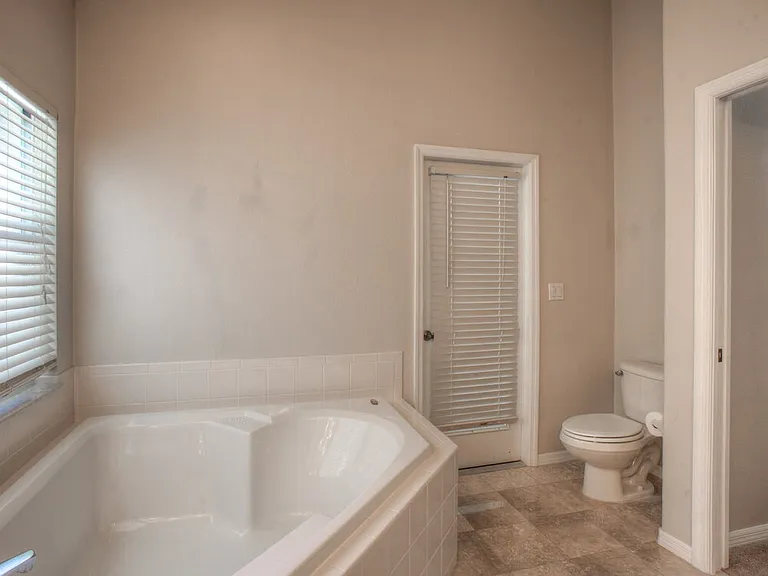 9038 Water Hazard Dr — Photo 10