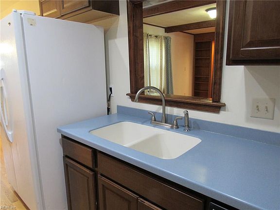 4th image of 2008 Southaven Dr