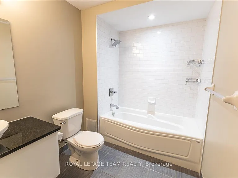 9 Balsam St W — Photo 21