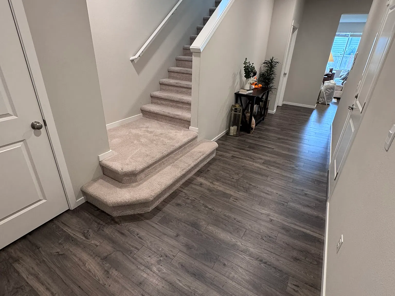 5 bed, 2705 sqft, $3,998 — Photo 4