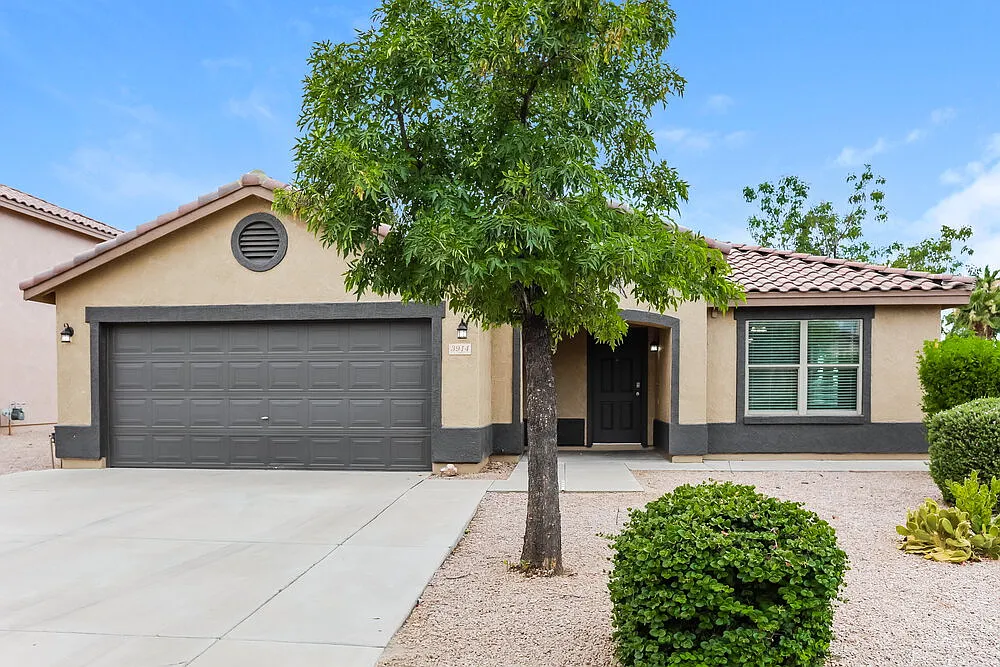 3 bed, 2.0 bath, 1994 sqft, $2,485 — Photo 1
