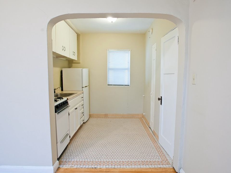1st image of 1665 N Humboldt Ave #2