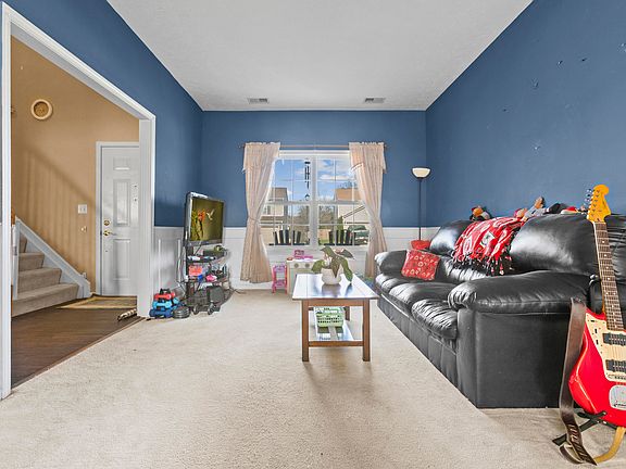 5th image of 100 River Run Ct