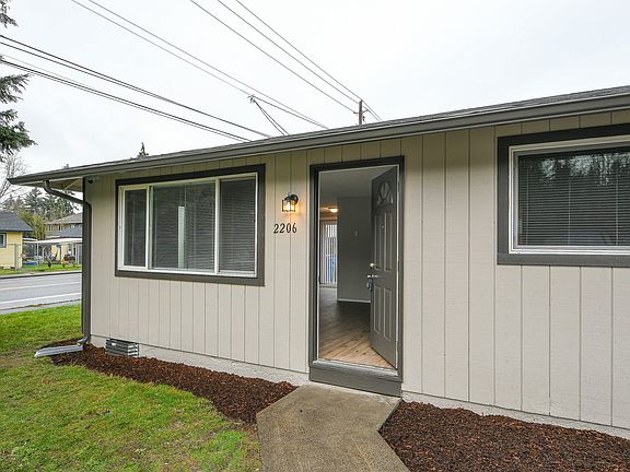 4th image of 2206 E 25th St