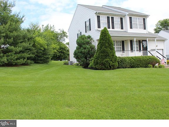 3rd image of 601 Cherrywood Cir