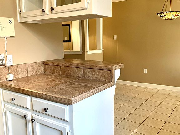 5th image of 942 Ridgepoint Ct #10-C