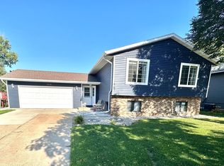 5630 Clearwater Rd NW, Rochester, MN 55901