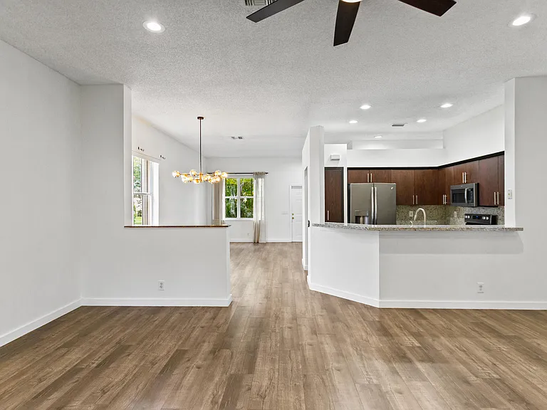 1071 Bluewood Ter — Photo 13