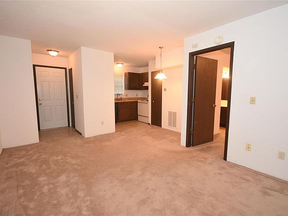 3rd image of 98 Peachtree Ln