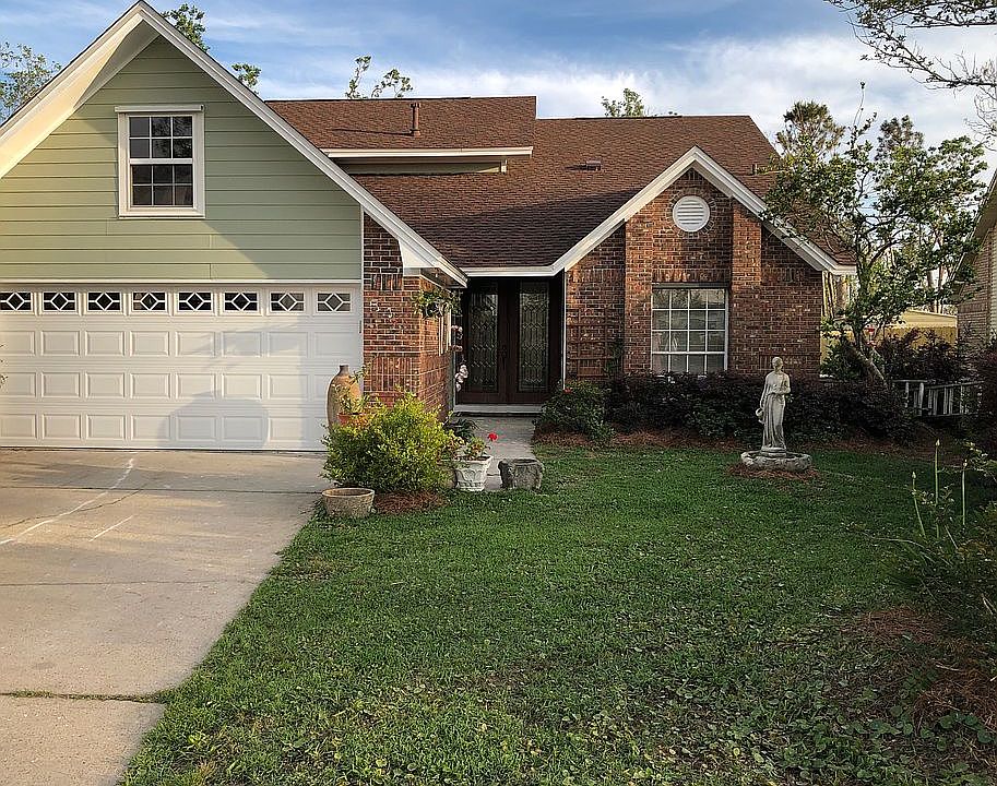 New roof, freshly painted.
