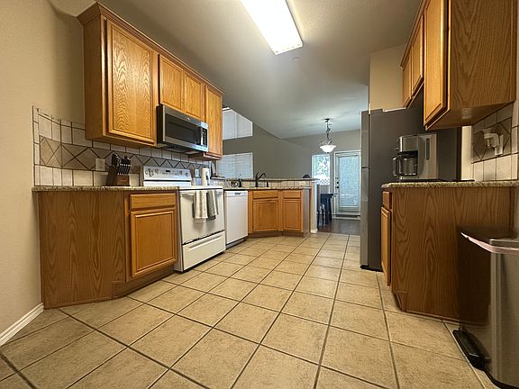 5th image of 4569 Woodsboro Ln