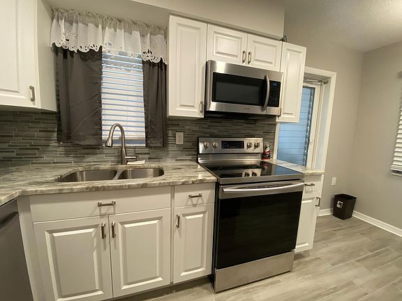 5th image of 283 Rosewood Ct