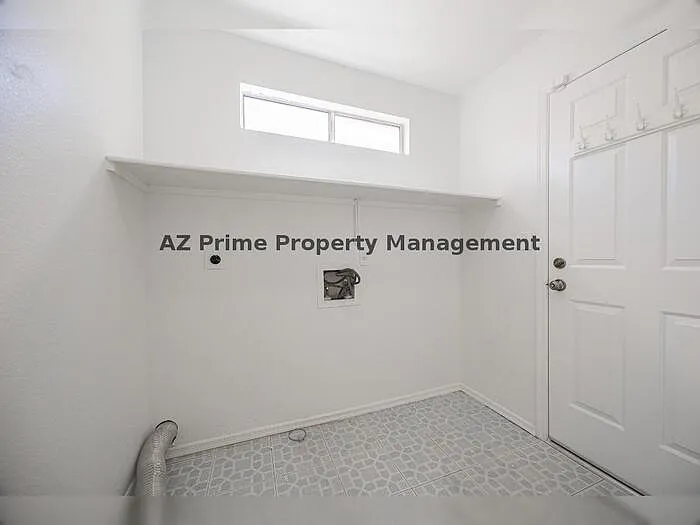 489 W Carmen St — Photo 25